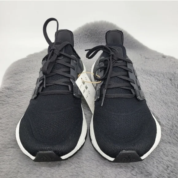 New Adidas Black Ultraboost 22 Running Shoes Women's Size 7